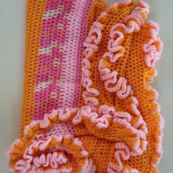 A hand made baby blanket or shall , lap blanket - Picture 6 of 7